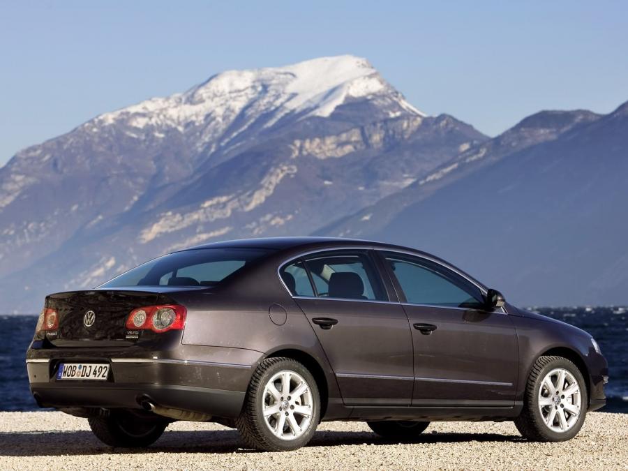  Volkswagen Passat V6 FSI 4Motion 2006 года  (фото 17 из 22)